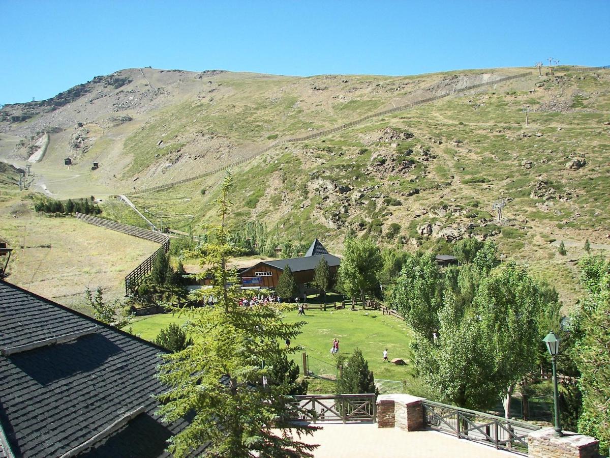 Todosierranevada Zona Baja -Plaza Principal-Junto A Los Telecabinas Sierra Nevada Exterior foto